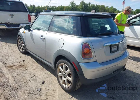 2007 Mini Cooper z USA, uszkodzony, nr VIN WMWMF33527TL67187